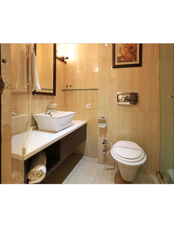 Hotel D Grand, Bareilly Ngoại thất bức ảnh